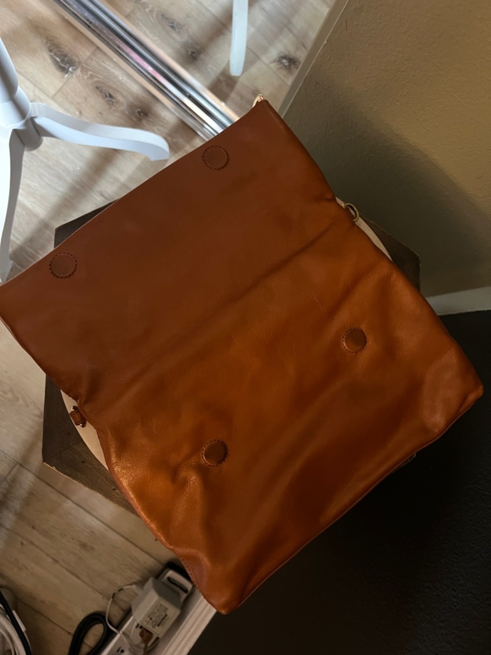 🛑 1 hour sale. Tory Burch Tan Leather Crossbody Bag, wear multiple ways - Picture 8 of 14